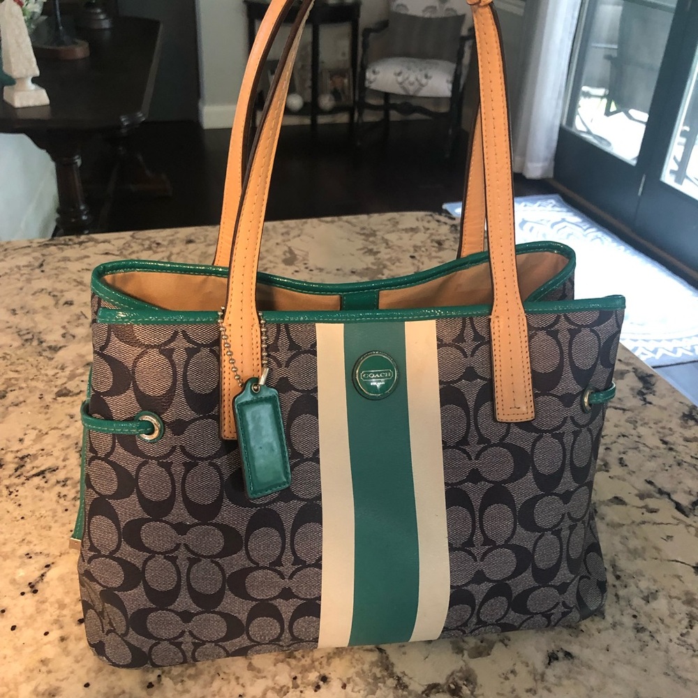 Authentic Coach handbag - Picture 1 of 4